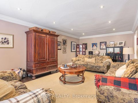 Photo 5 at 146 Weldrick Road W, North Richvale, Richmond Hill