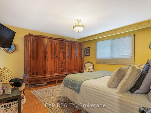 Photo 13 at 146 Weldrick Road W, North Richvale, Richmond Hill