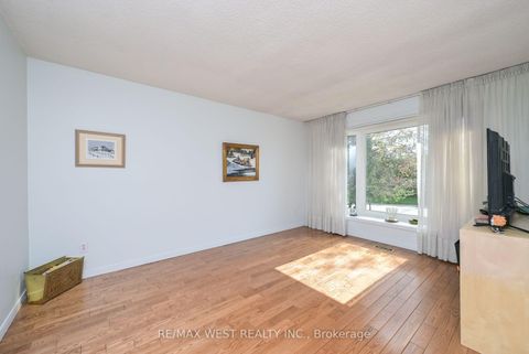 Photo 5 at 3 Henry Gate, Nobleton, King