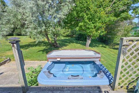 Photo 8 at 3 Henry Gate, Nobleton, King