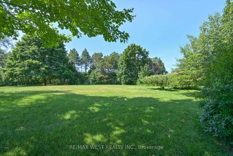 Photo 10 at 3 Henry Gate, Nobleton, King