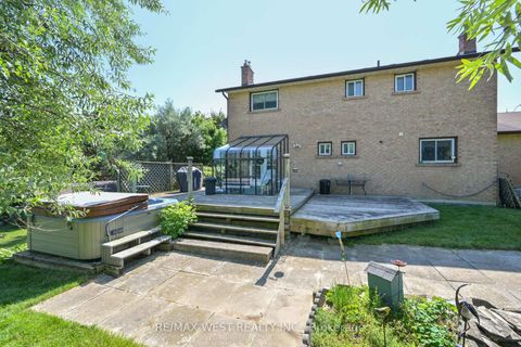 Photo 11 at 3 Henry Gate, Nobleton, King