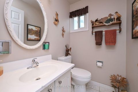 Photo 15 at 3 Henry Gate, Nobleton, King