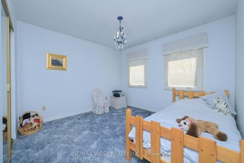 Photo 21 at 3 Henry Gate, Nobleton, King