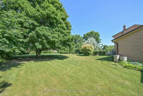 Photo 30 at 3 Henry Gate, Nobleton, King
