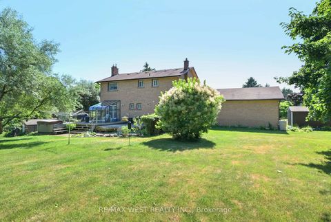 Photo 32 at 3 Henry Gate, Nobleton, King