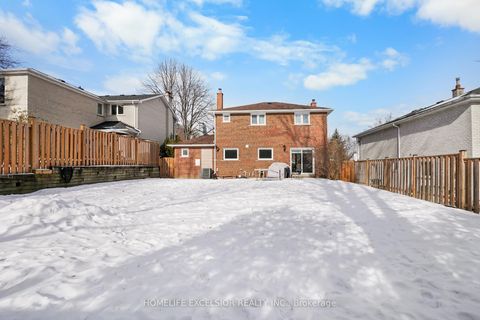 Photo 3 at 39 Davean Drive, Windfields, Toronto