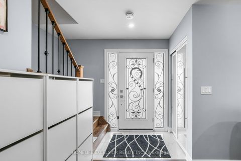 Photo 4 at 39 Davean Drive, Windfields, Toronto