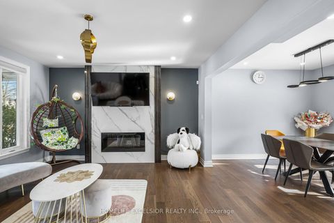 Photo 5 at 39 Davean Drive, Windfields, Toronto