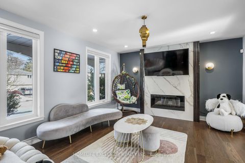 Photo 6 at 39 Davean Drive, Windfields, Toronto