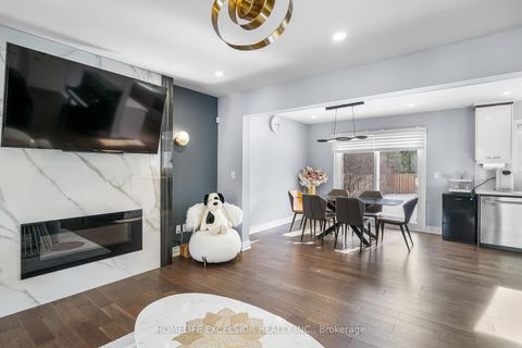 Photo 8 at 39 Davean Drive, Windfields, Toronto