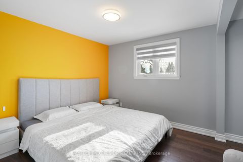 Photo 12 at 39 Davean Drive, Windfields, Toronto