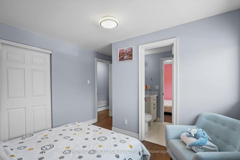 Photo 16 at 39 Davean Drive, Windfields, Toronto