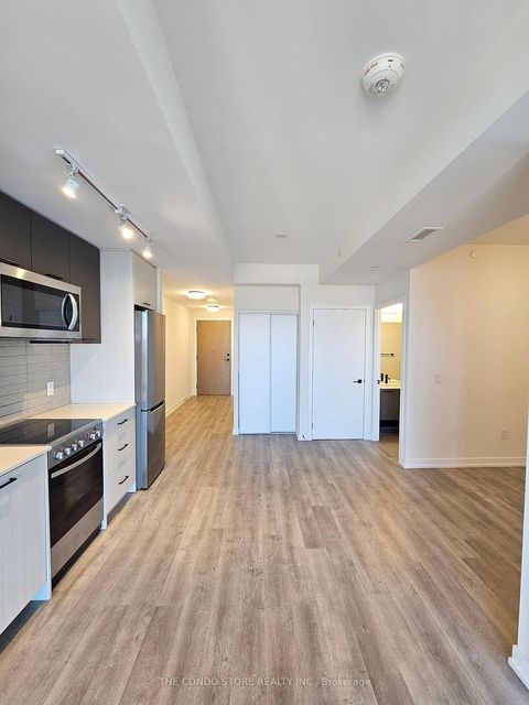 Photo 6 at 427 - 2300 St Clair Avenue W, Junction Area, Toronto