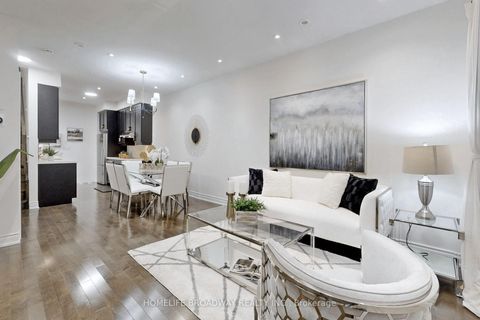 Photo 4 at 18 - 10 Hargrave Lane, York Mills, Toronto