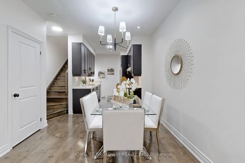 Photo 6 at 18 - 10 Hargrave Lane, York Mills, Toronto