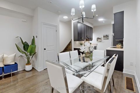Photo 9 at 18 - 10 Hargrave Lane, York Mills, Toronto