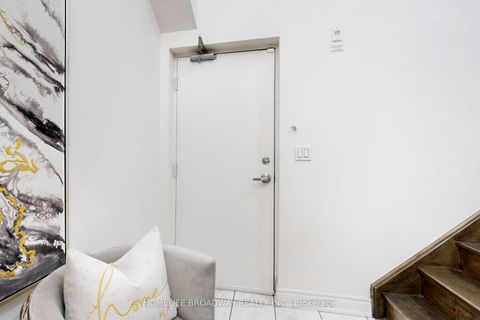 Photo 16 at 18 - 10 Hargrave Lane, York Mills, Toronto