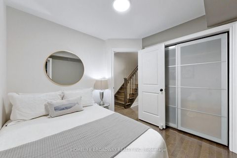 Photo 22 at 18 - 10 Hargrave Lane, York Mills, Toronto