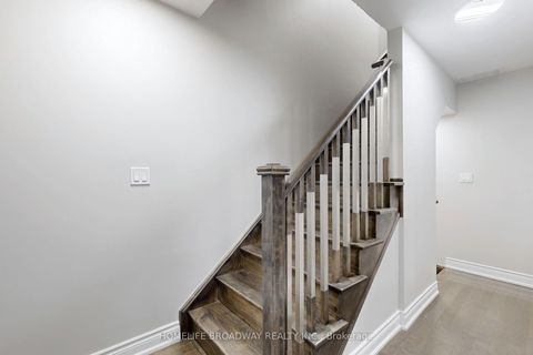 Photo 25 at 18 - 10 Hargrave Lane, York Mills, Toronto