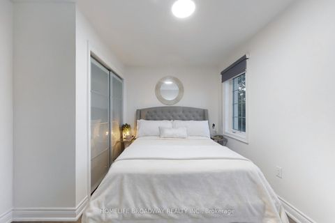 Photo 27 at 18 - 10 Hargrave Lane, York Mills, Toronto