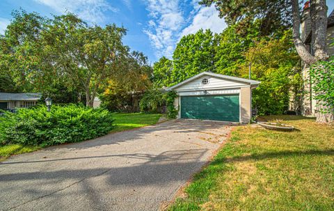 Photo 1 at 15 Artinger Court, Don Mills, Toronto