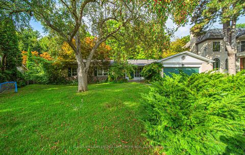 Photo 2 at 15 Artinger Court, Don Mills, Toronto