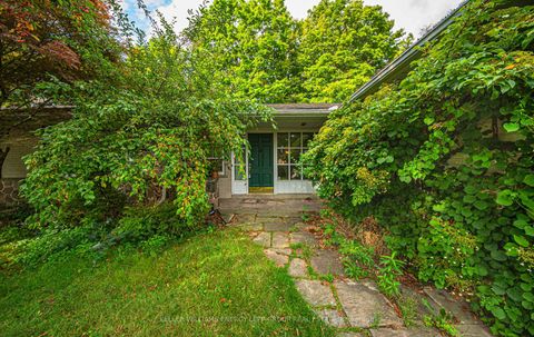 Photo 5 at 15 Artinger Court, Don Mills, Toronto