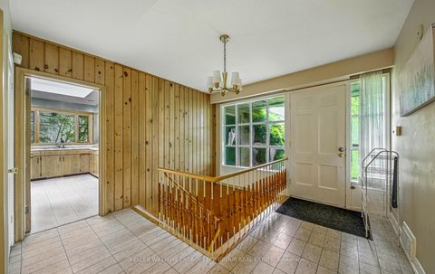 Photo 10 at 15 Artinger Court, Don Mills, Toronto