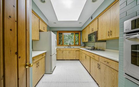 Photo 11 at 15 Artinger Court, Don Mills, Toronto