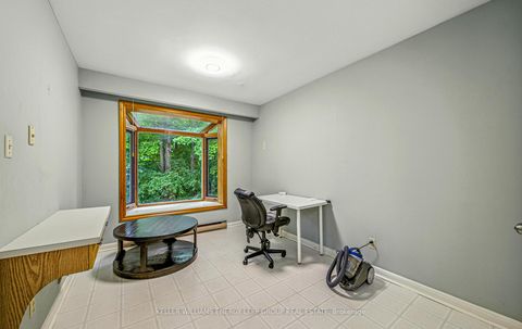 Photo 13 at 15 Artinger Court, Don Mills, Toronto