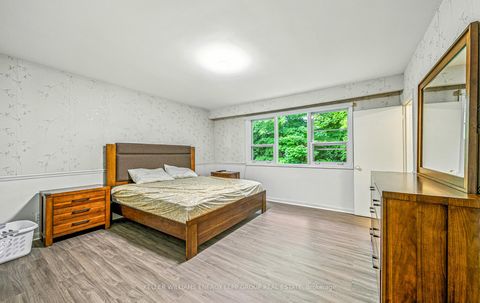 Photo 25 at 15 Artinger Court, Don Mills, Toronto