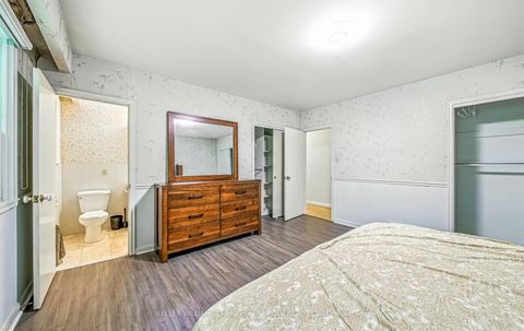 Photo 26 at 15 Artinger Court, Don Mills, Toronto