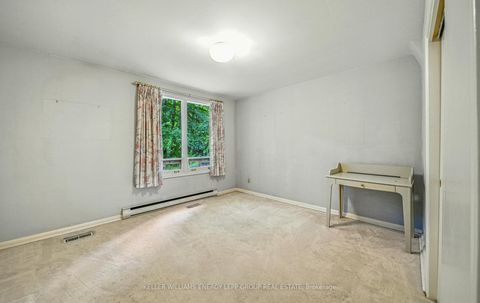 Photo 31 at 15 Artinger Court, Don Mills, Toronto