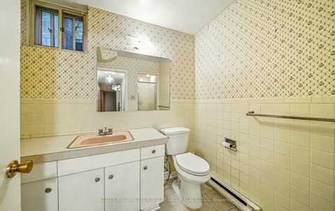 Photo 33 at 15 Artinger Court, Don Mills, Toronto
