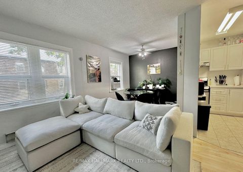 Photo 10 at 303 - 114 Vaughan Road, Cedarvale, Toronto