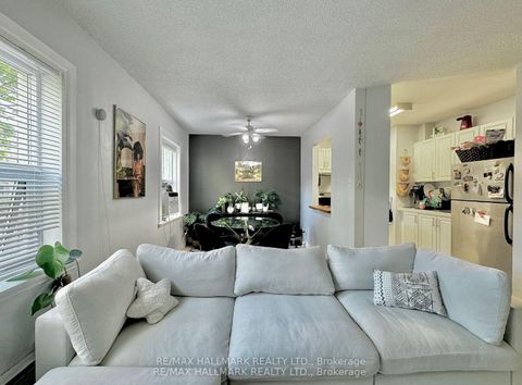 Photo 12 at 303 - 114 Vaughan Road, Cedarvale, Toronto