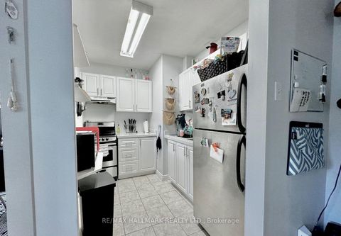 Photo 24 at 303 - 114 Vaughan Road, Cedarvale, Toronto
