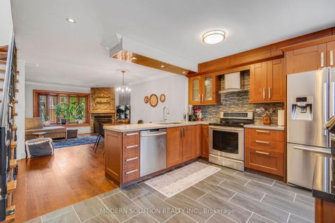Photo 15 at 9 Douville Court, Waterfront Communities C8, Toronto