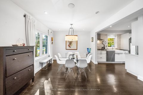 Photo 2 at 45 Glenborough Park Crescent, Newtonbrook West, Toronto