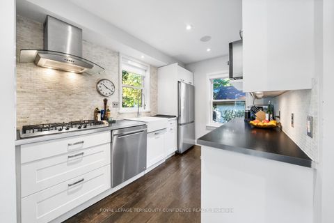Photo 3 at 45 Glenborough Park Crescent, Newtonbrook West, Toronto