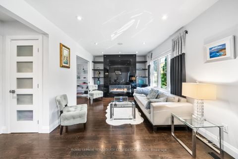 Photo 7 at 45 Glenborough Park Crescent, Newtonbrook West, Toronto