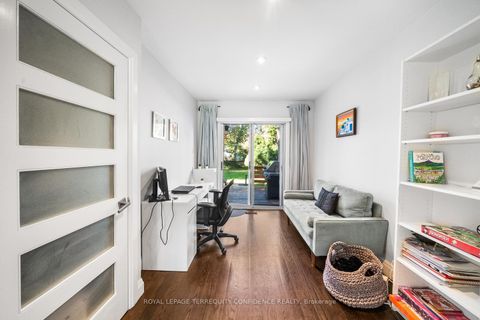 Photo 9 at 45 Glenborough Park Crescent, Newtonbrook West, Toronto