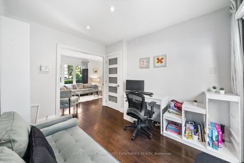 Photo 10 at 45 Glenborough Park Crescent, Newtonbrook West, Toronto