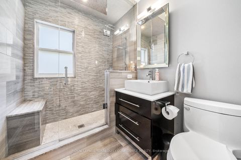 Photo 11 at 45 Glenborough Park Crescent, Newtonbrook West, Toronto