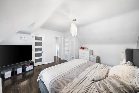 Photo 14 at 45 Glenborough Park Crescent, Newtonbrook West, Toronto