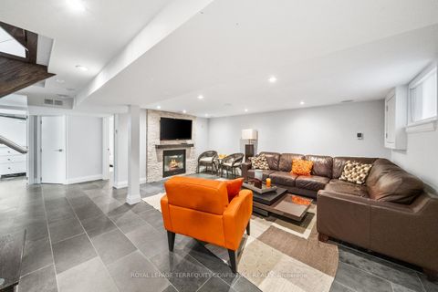 Photo 22 at 45 Glenborough Park Crescent, Newtonbrook West, Toronto