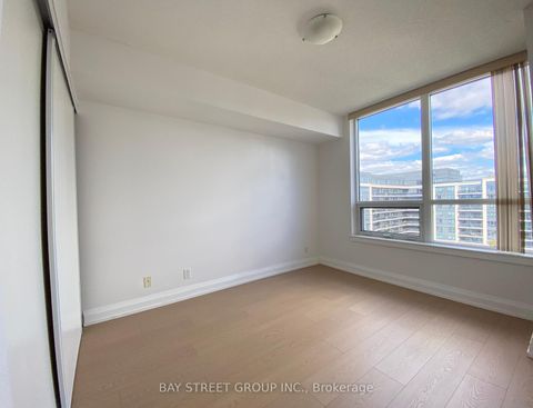 Photo 11 at 925 - 370 Highway 7 E, Doncrest, Richmond Hill