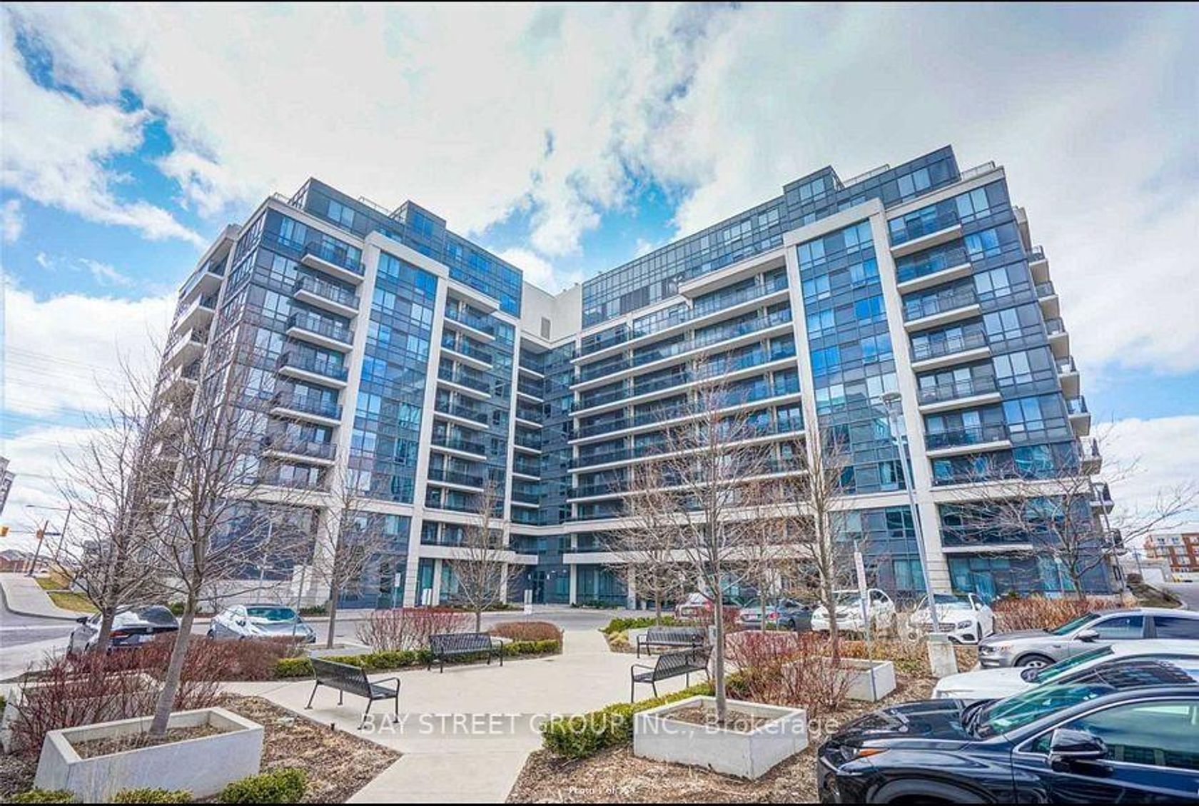 925 - 370 Highway 7 E, Doncrest, Richmond Hill 