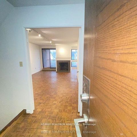 Photo 3 at 115 - 349 St Clair Avenue W, Casa Loma, Toronto